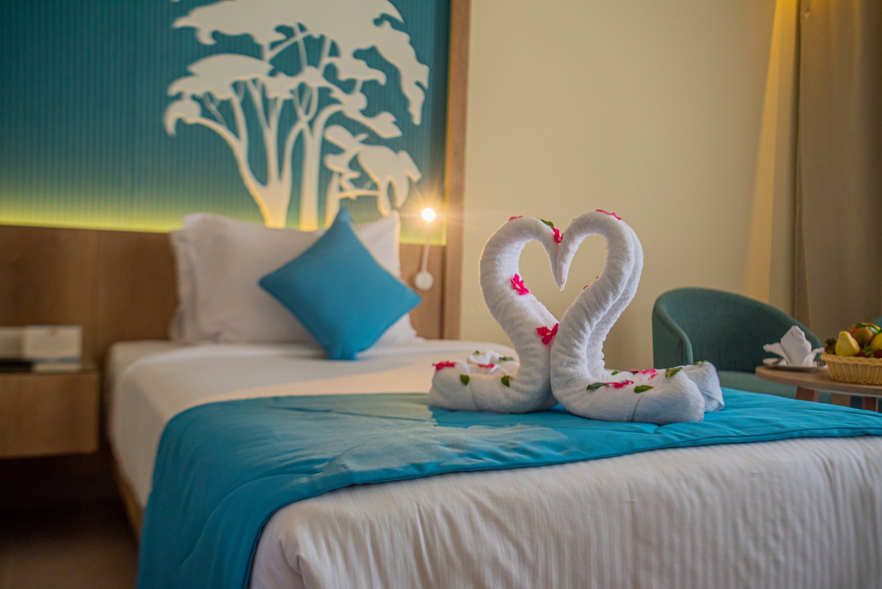Royal Room — 76 sqm (Pool & Sea View)