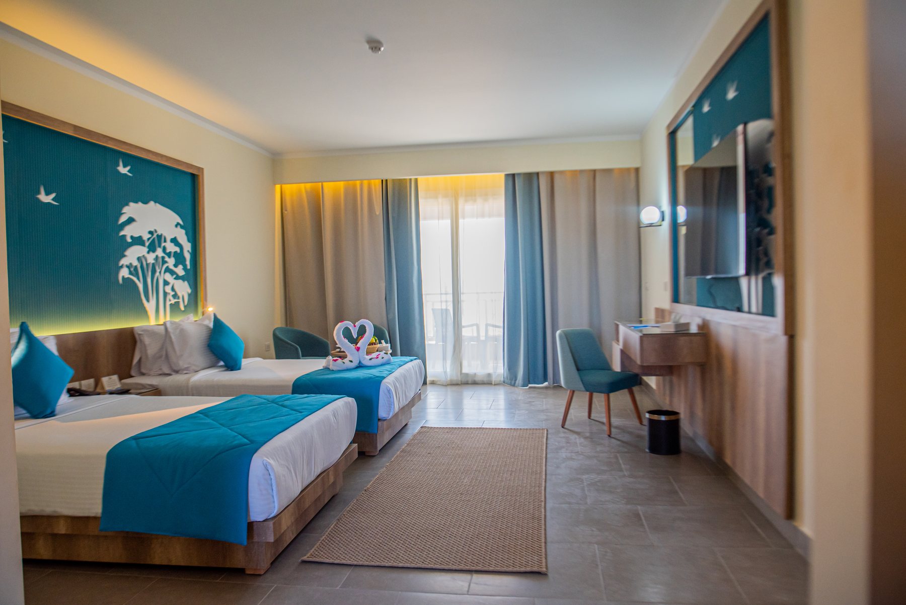 Royal Room — 76 sqm (Pool & Sea View)
